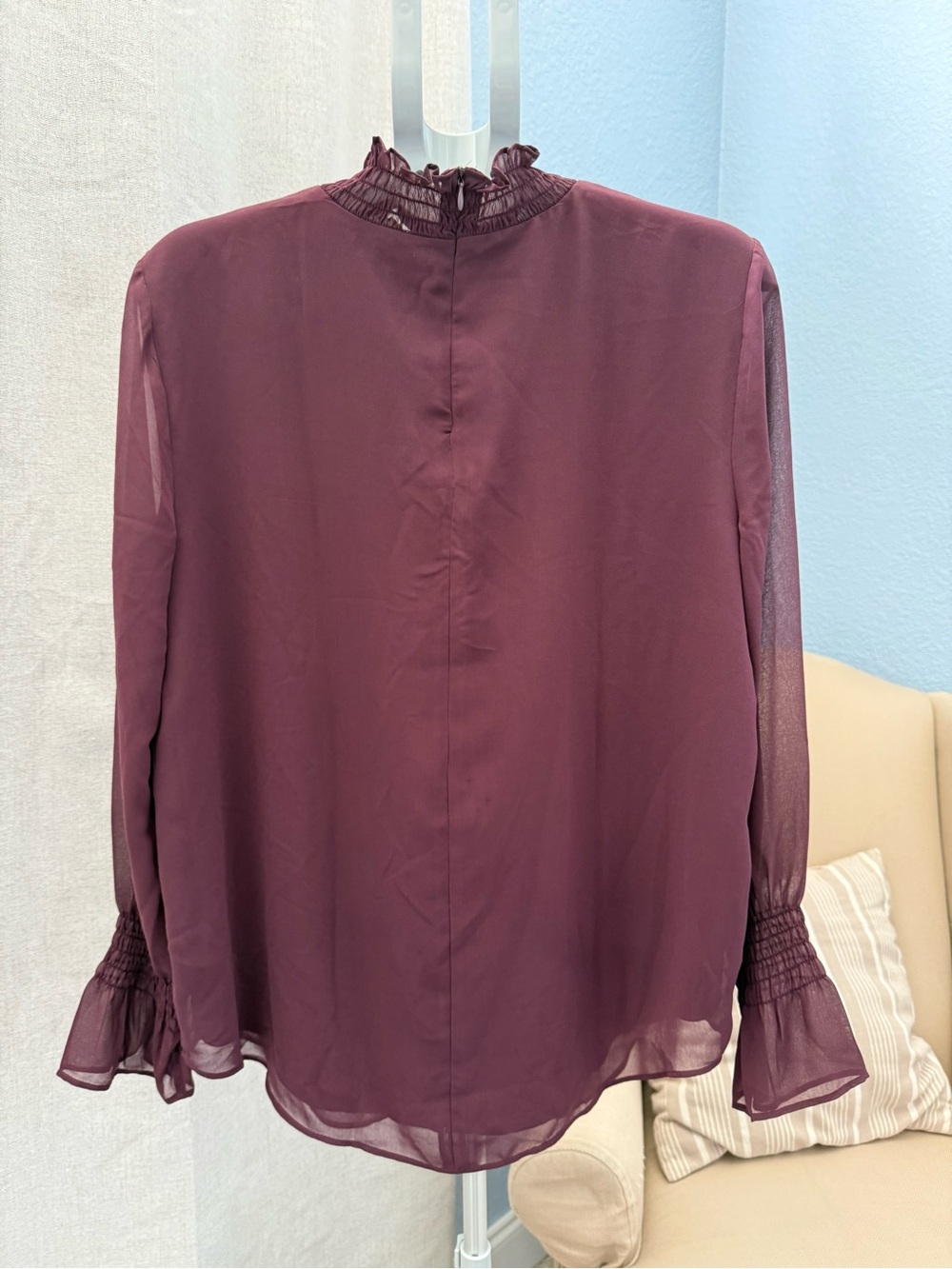 Ann Taylor Smocked Ruffle Neck Long-Sleeve Blouse Burgundy Size L - Picture 2 of 7